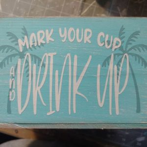 Beachy colored mark your cup and drink up wooden cup and marker holder