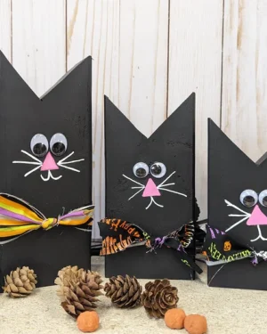 Wooden Halloween Cats Set with Googly Eyes
