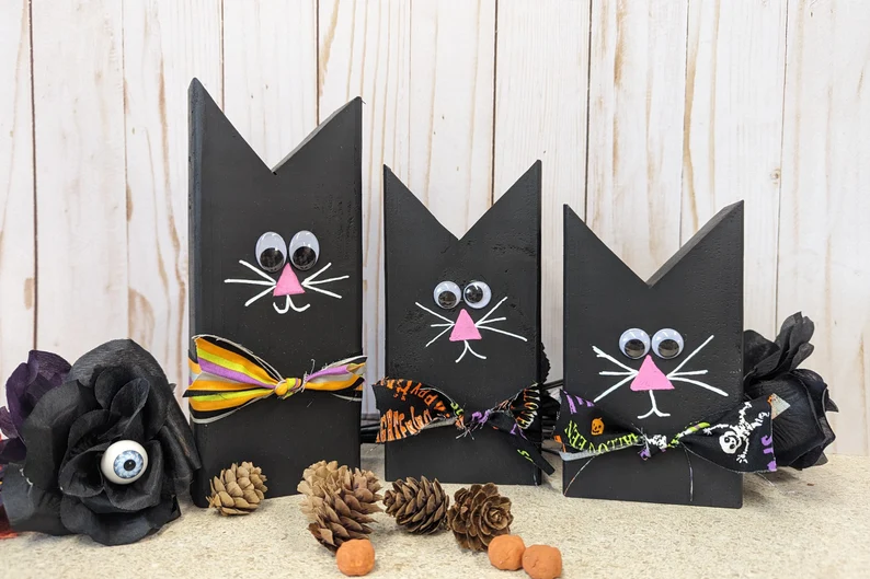 Wooden Halloween Cats Set with Googly Eyes